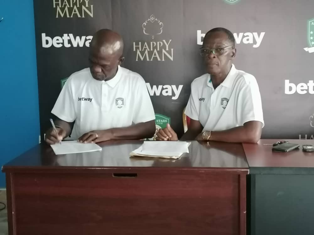 OFFICIAL: Aduana Stars appoint Asare Bediako as new head coach, replaces Paa Kwesi Fabin