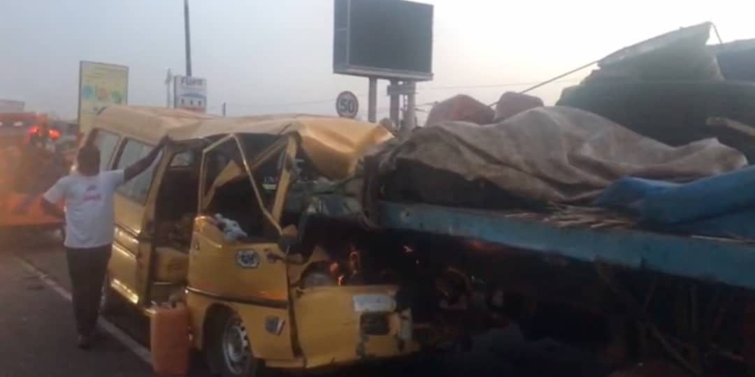 ‘Trotro’ runs into a breakdown truck at Tesano, 2 dead