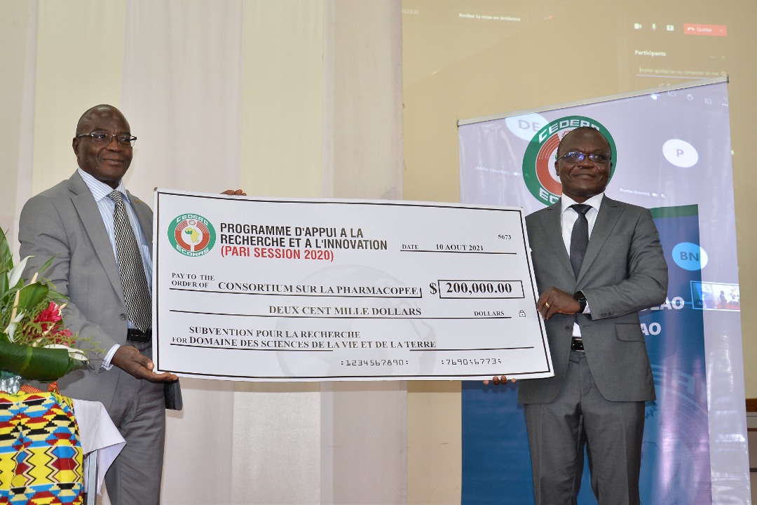 ECOWAS Research and Innovation Support Programme (PARI) awards a second researcher: Prof Jean David N’Guessan receives US$200,000 on behalf of his consortium.