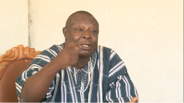 Akufo-Addo sarcastically tells Aflao Chief to complete the E-block