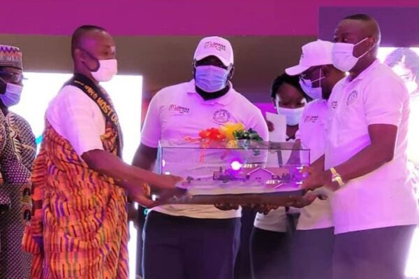 Ebenezer Kojo Otoo of the Winneba Senior High School in the Central Region has been adjudged the Most Outstanding Teacher for 2021 at a ceremony to commemorate the World Teachers’ Day in Sunyani.