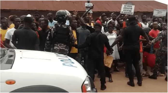 A/R: Police prevent irate youth from attacking Barekese Chief