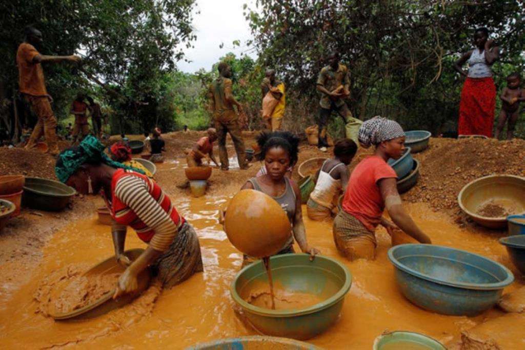 Community Mining under Mining Community kills Pregnant Woman: As toilet caves into Galamsey pit dug under it