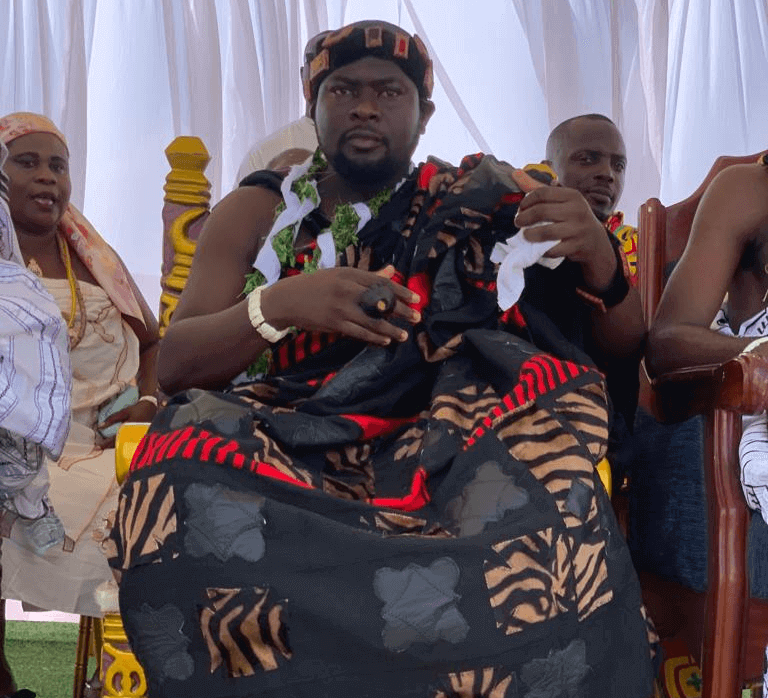 Gbawe goes gay at the coronation of a New Chief