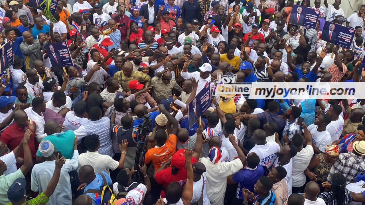 Massive crowd defy torrential rains; accompanies Ken Agyapong to submit his forms