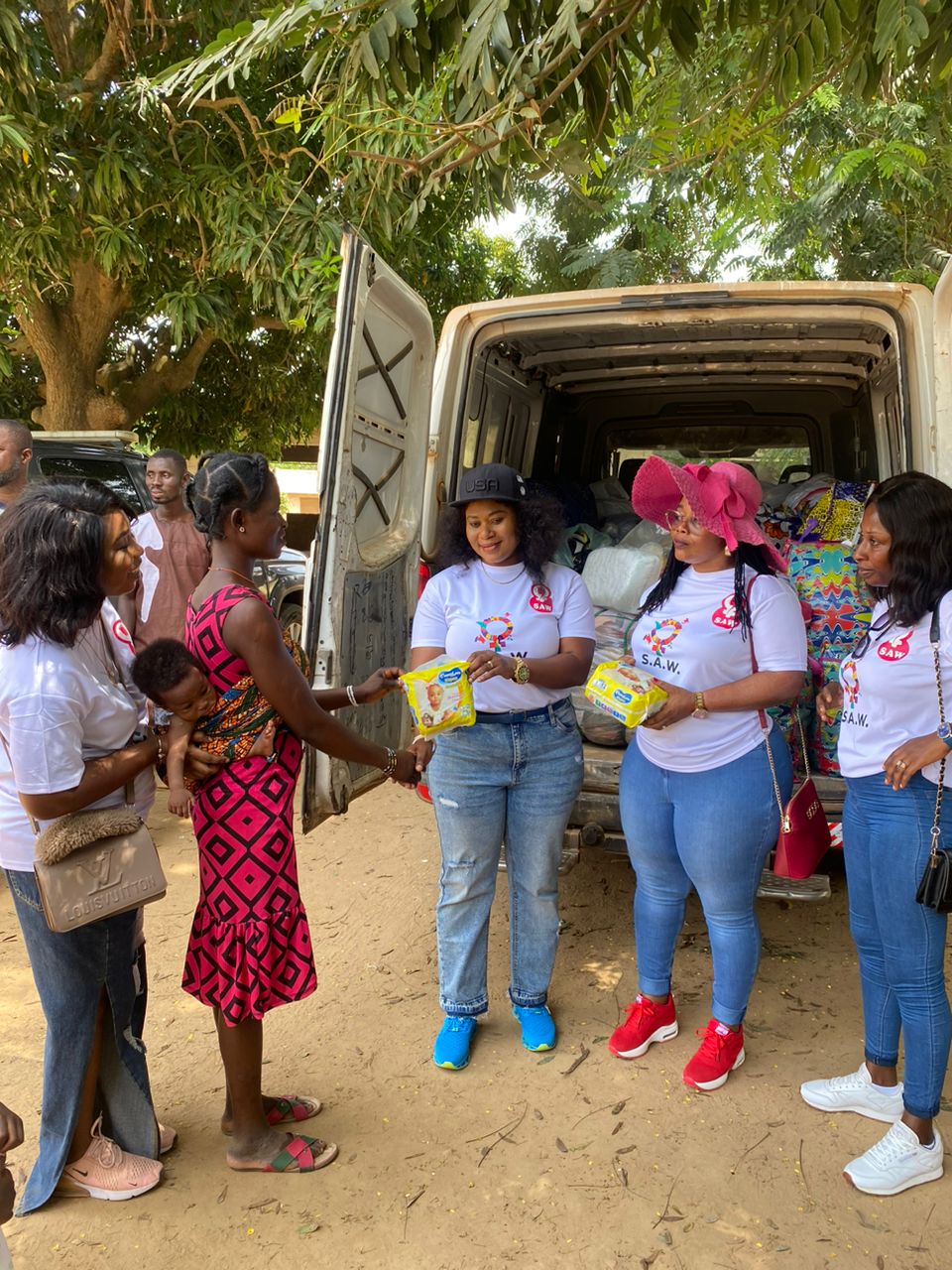 Mepe: Social Activism for Women donates to Victims of the Akosombo Dam Spillage