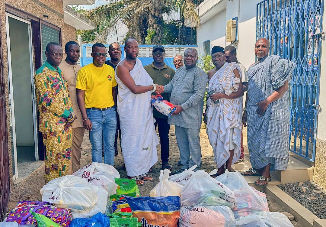DVLA Workers Union donates to Flood Victims at Agbozume
