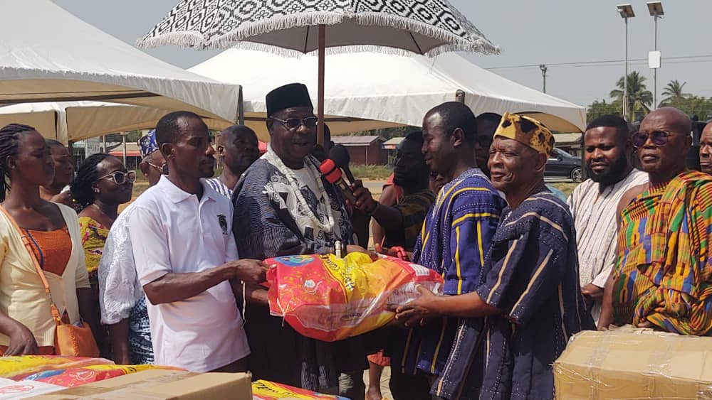 Dam Spillage: CEANA presents Relief Items to Flood Victims