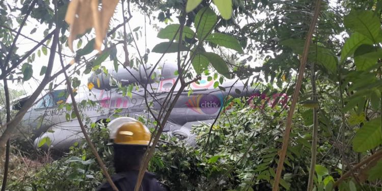 W/R: Ghana Air Force helicopter crash-lands in Bonsokrom; 14 rescued