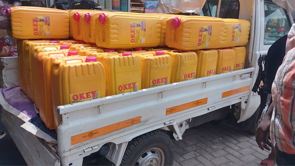 Taskforce storms Madina market to crack down on smuggled vegetable oil