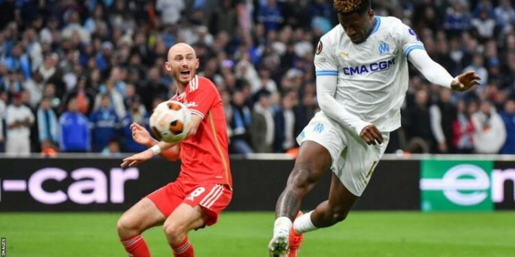 Marseille beat Benfica in shootout to reach semis
