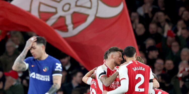 Premier League: Arsenal thrash Chelsea to open up lead