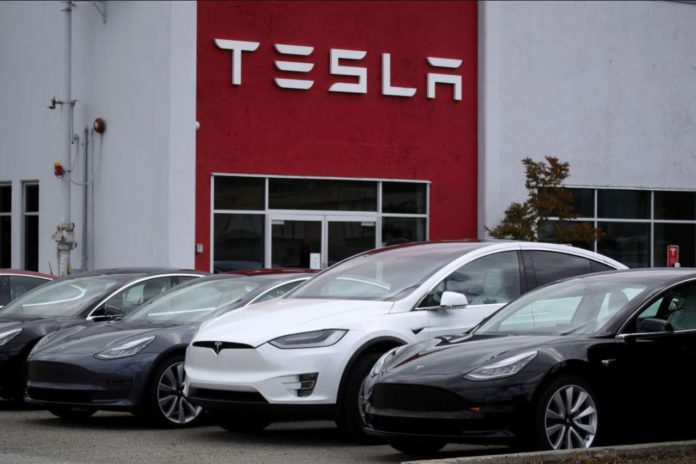Tesla sacks workers again