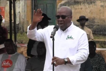 We will shakeup Management of COCOBOD when we come – Mahama assures cocoa farmers