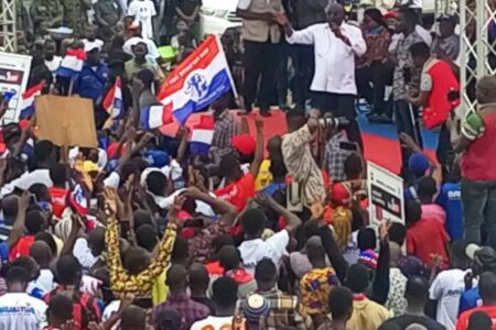 Bawumia pledges to resolve education, roads and water challenges of Dzodze residents if they vote for him